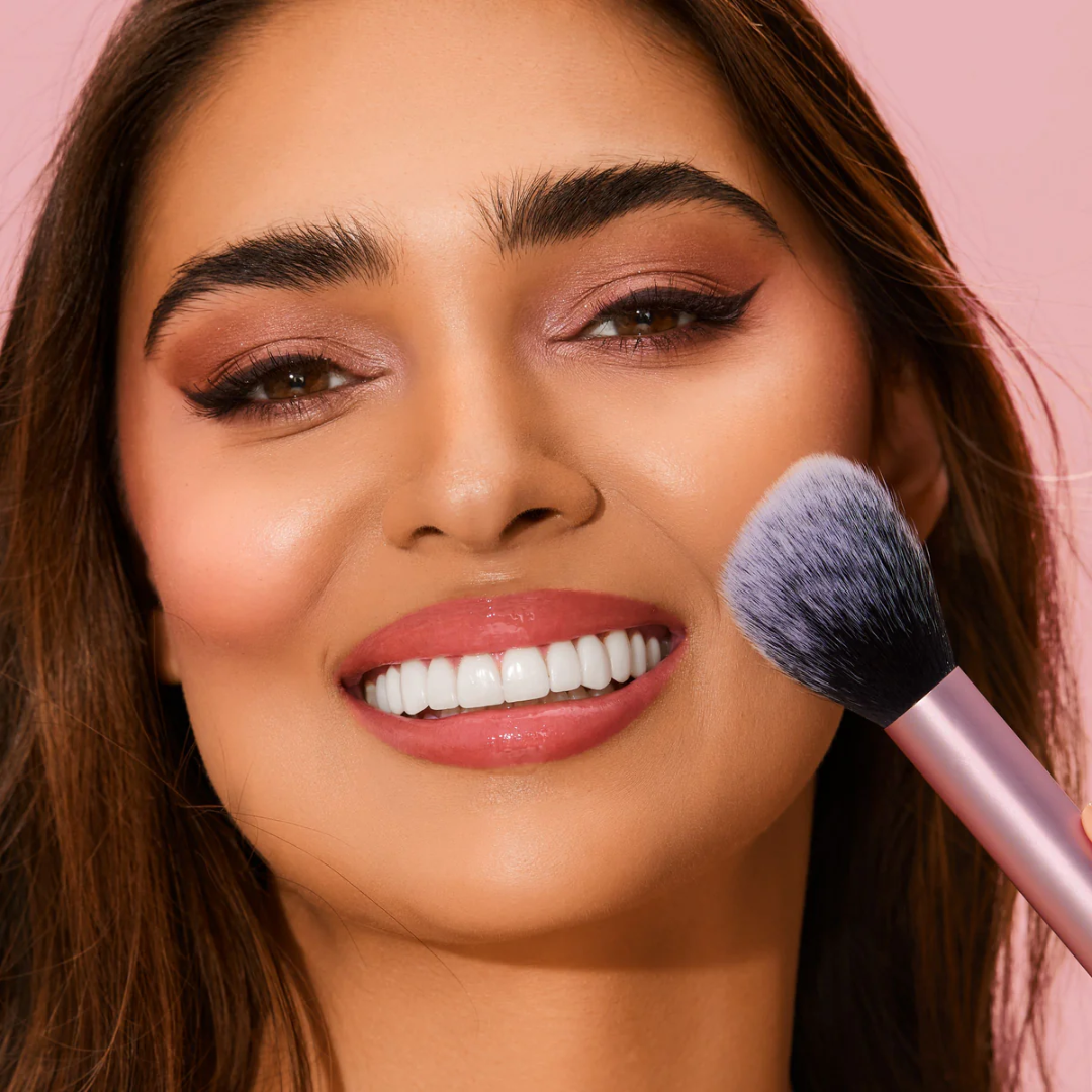 Real Techniques Everyday Essentials Makeup Brush Set: 5-Piece Kit for Flawless Face & Eyes - Flavless.com